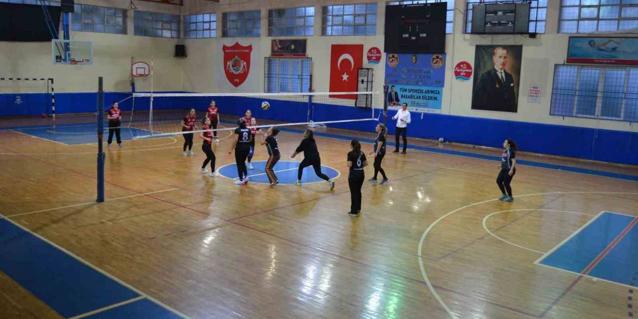 Alanya’da Sağlıkçılar Voleybol Turnuvasında Buluştu