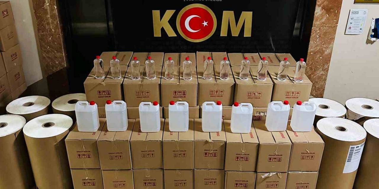 1498 Litre Etil Alkol Ve 112 Bin Metre Sigara Kağıdı Ele Geçirildi
