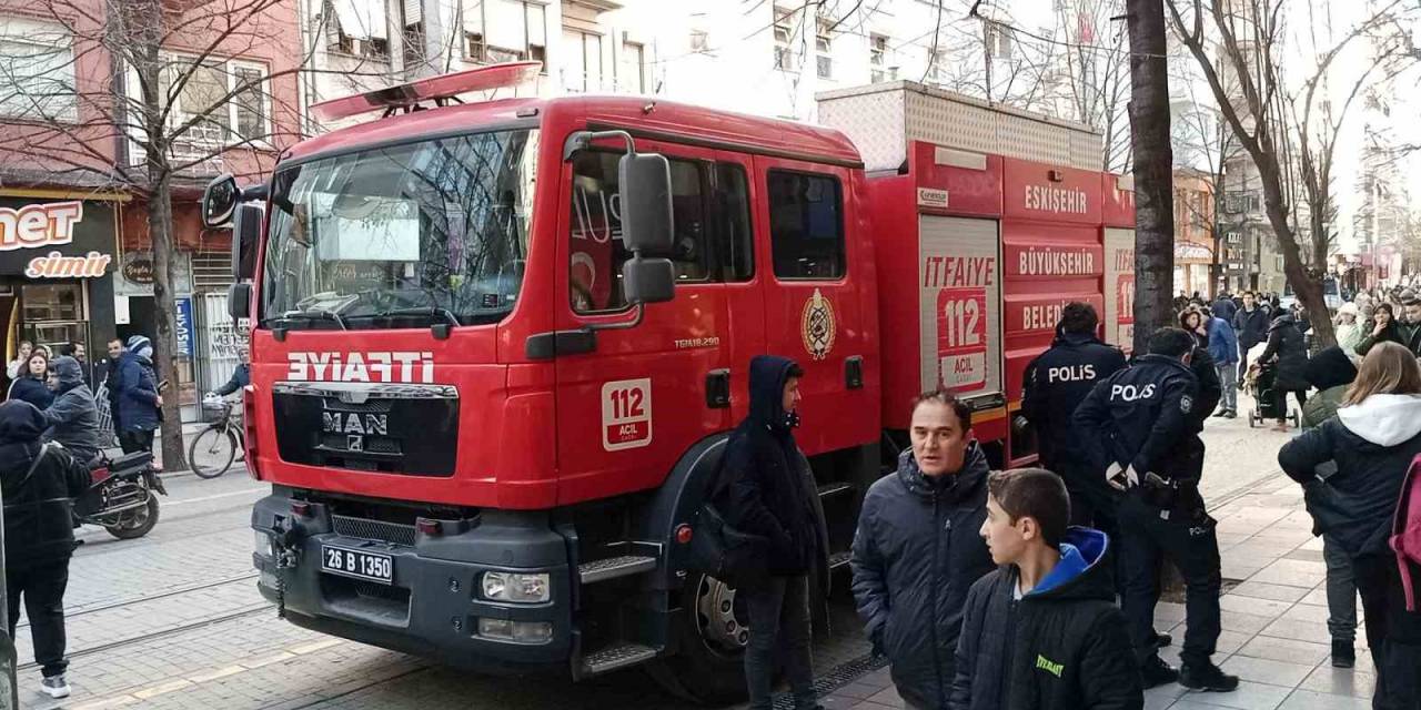 Eskişehir’de Şehir Merkezinde Yangın Paniği