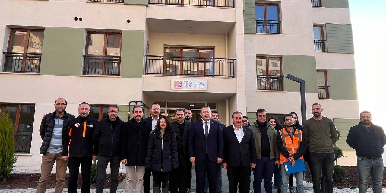 Kilis Valisi Tahir Şahin, Deprem Konutlarında İncelemede Bulundu