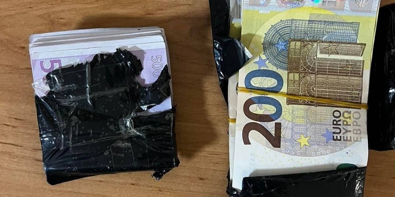 Ceketin Cebine Bantladığı 54 Bin Euro Gümrüğe Takıldı