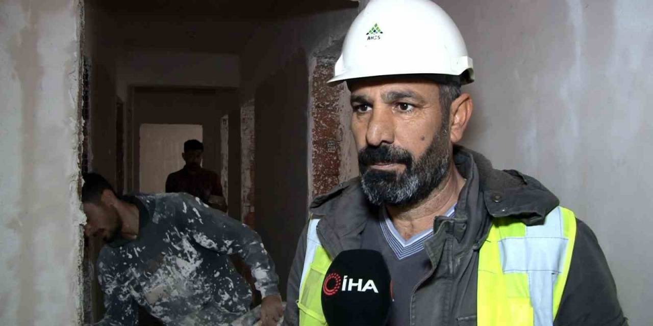 Başka Şehirlerden Gelerek Depremzedeler İçin Gece Gündüz Çalışıyorlar