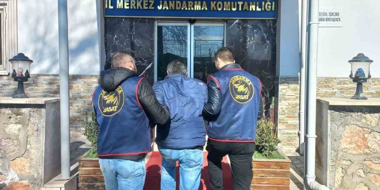 Elazığ’da 20 Yıl Kesinleşmiş Hapis Cezası Bulunan Şahıs Jandarma Ekiplerince Yakalandı
