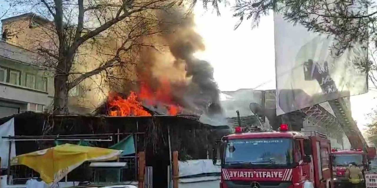 Kurtlar Vadisi’nin Ünlü Kıraathanesi Alevlere Teslim Oldu
