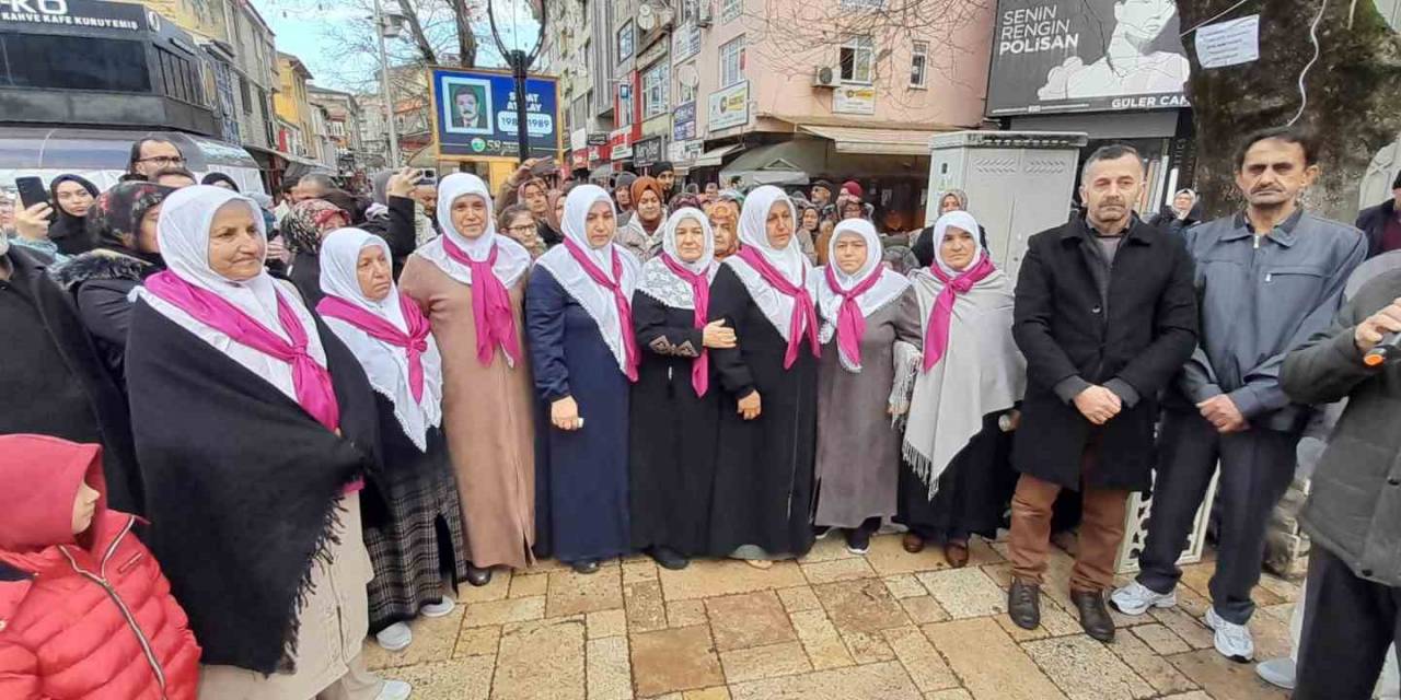 Umre Yolcuları Dualarla Uğurlandı