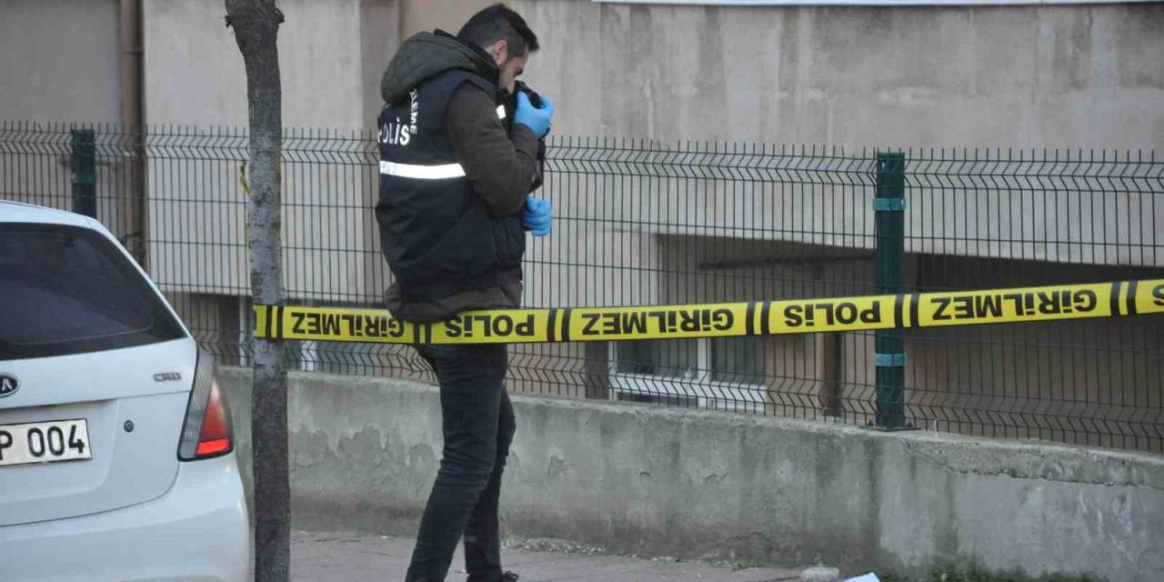 Karısını Ve Kayınpederini Ateş Ederek Yaralayan Adam Başından Vurulmuş Halde Bulundu