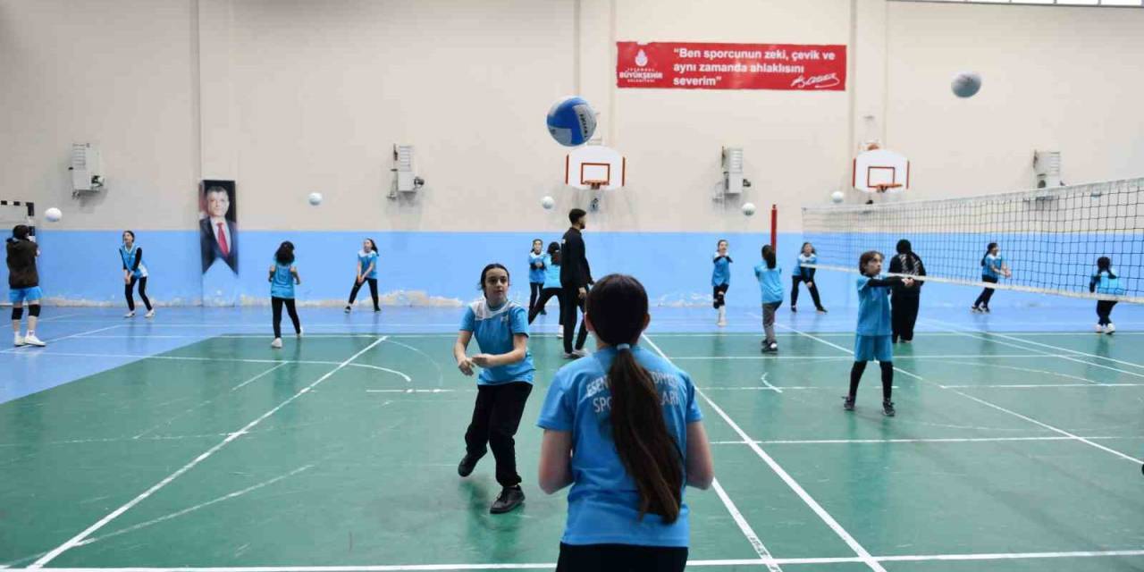 Esenyurt Belediyesi’nde “Sömestir Şenliği”: Öğrencilere 28 Branşta Kurs Hizmeti Verildi