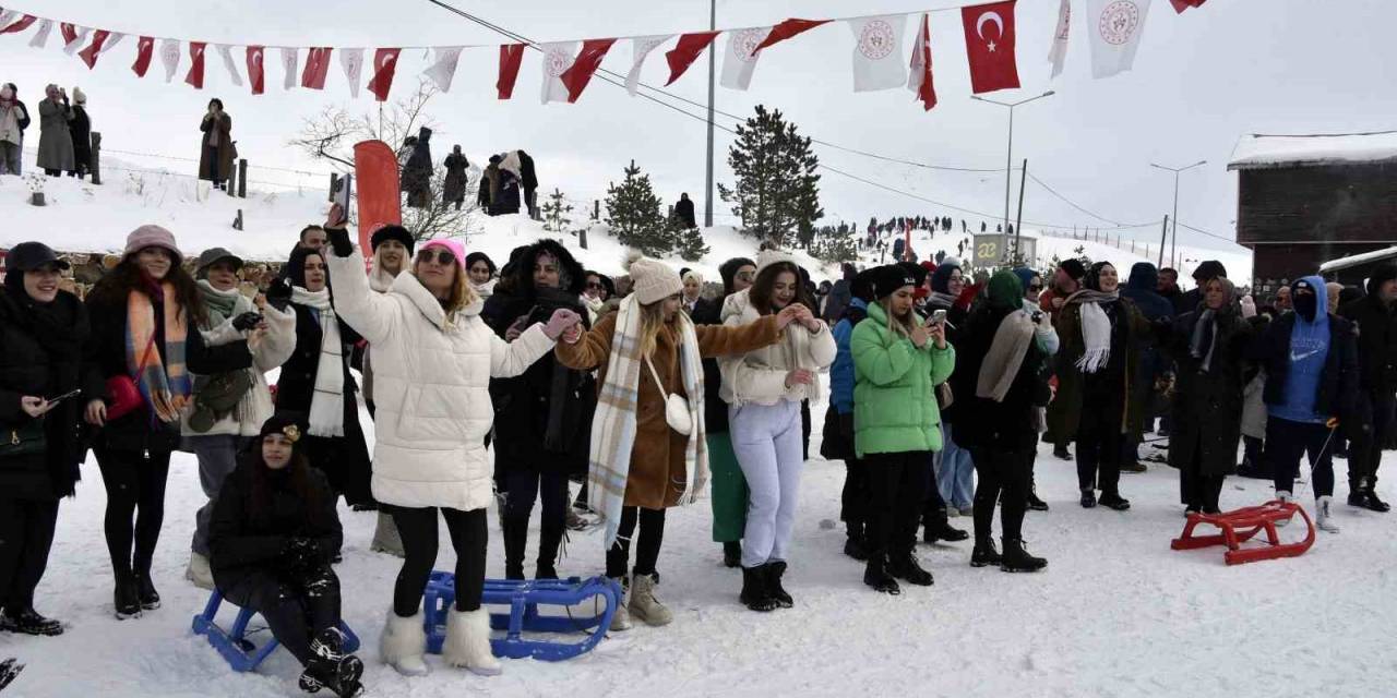 Zigana Dağında Kış Gençlik Ve Spor Şenliği Düzenlendi