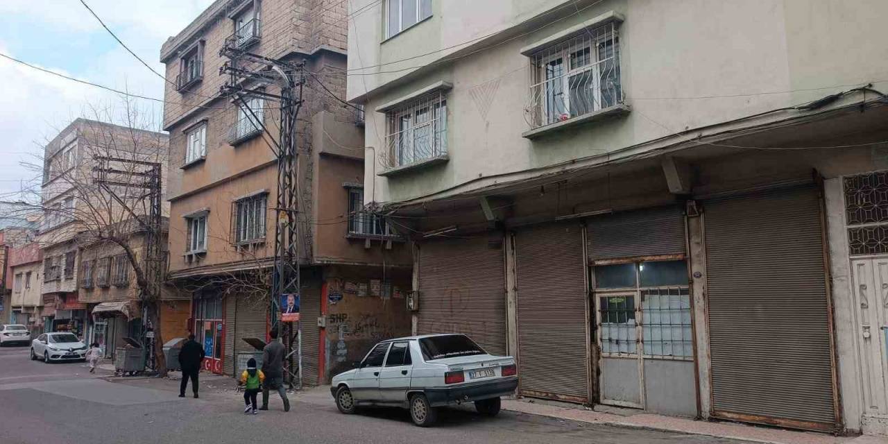 Kablo Hırsızları Kameraya Yakalandı