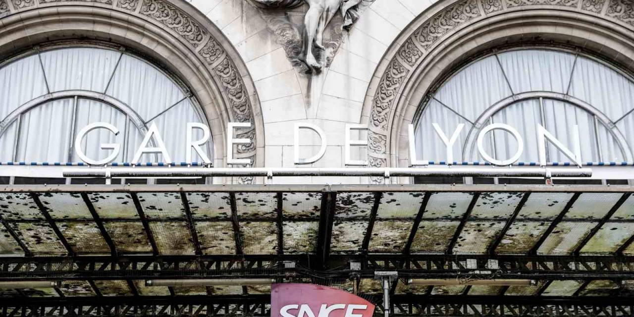 Paris’te Tren İstasyonunda Bıçaklı Saldırı: 1’i Ağır 3 Yaralı