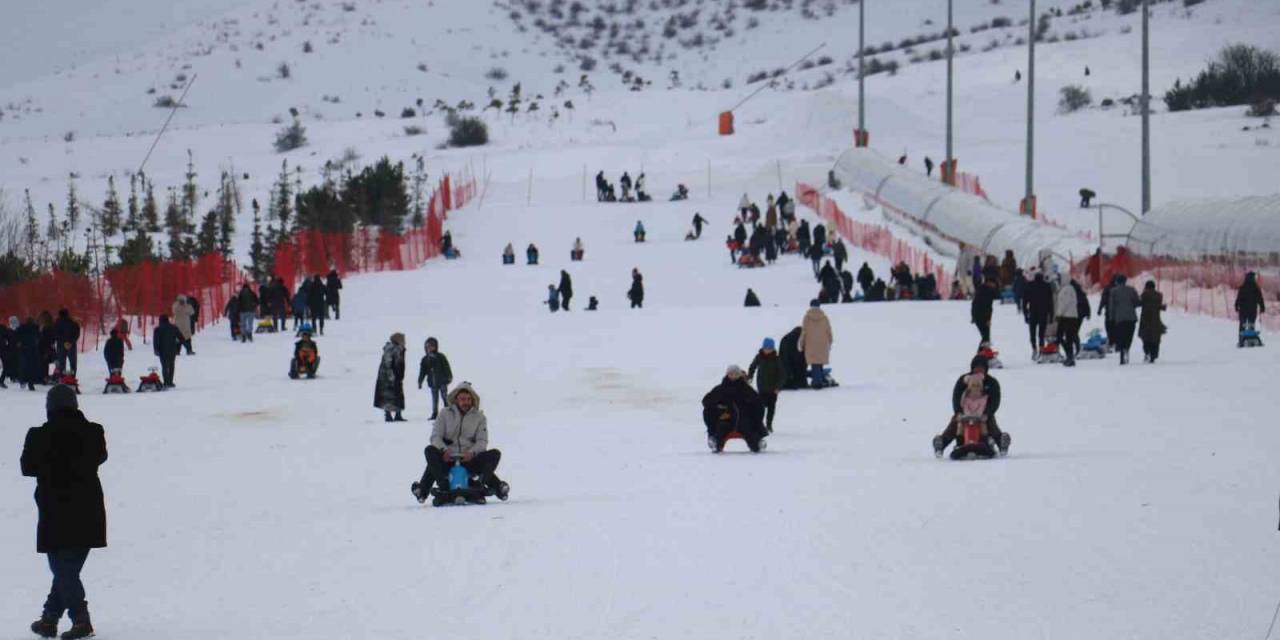 Yıldız Dağı Kayak Merkezi’nde Hafta Sonu Yoğunluğu
