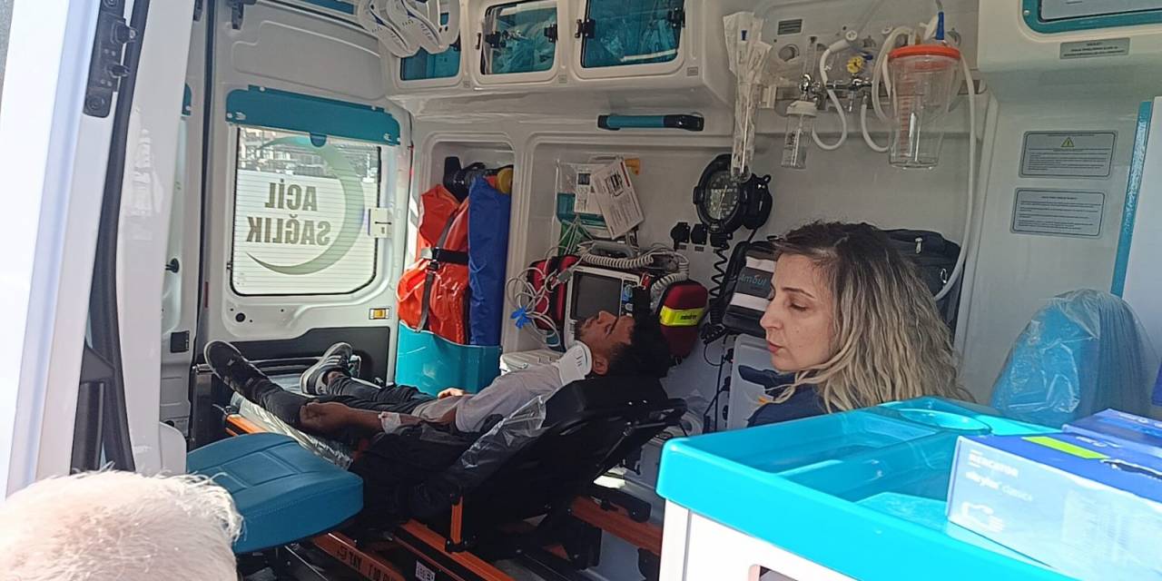 Otomobilin Çarptığı Motosiklet Sürücüsü Yaralandı