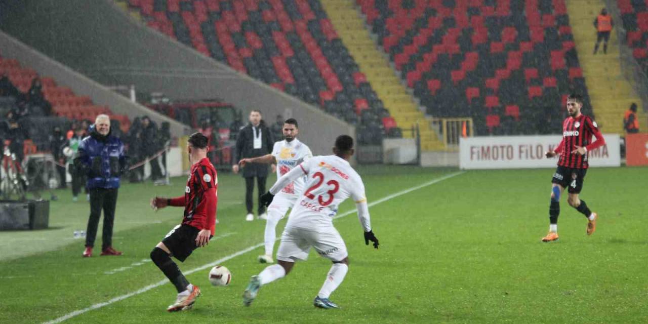 Trendyol Süper Lig: Gaziantep Fk: 0 - Kayserispor: 1 (İlk Yarı)