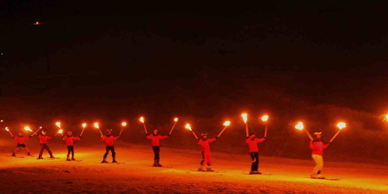 Bitlis’te Meşaleli Kar Festivali