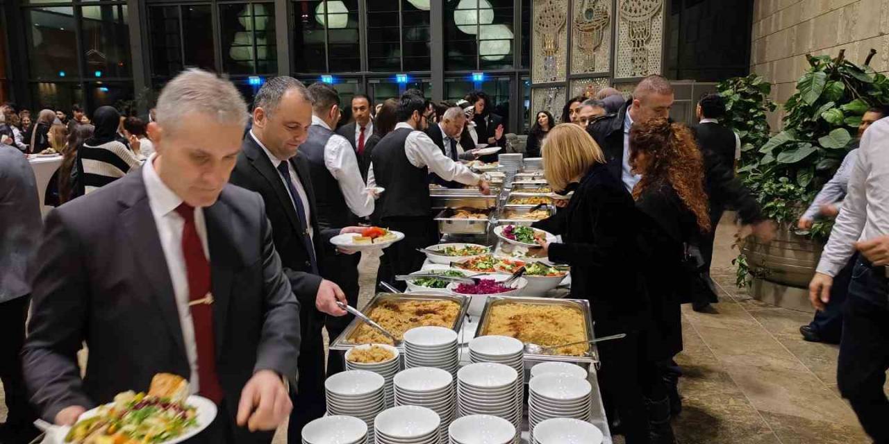 6 Şubat Depremlerinde Hayatını Kaybedenler Almanya’da Anıldı