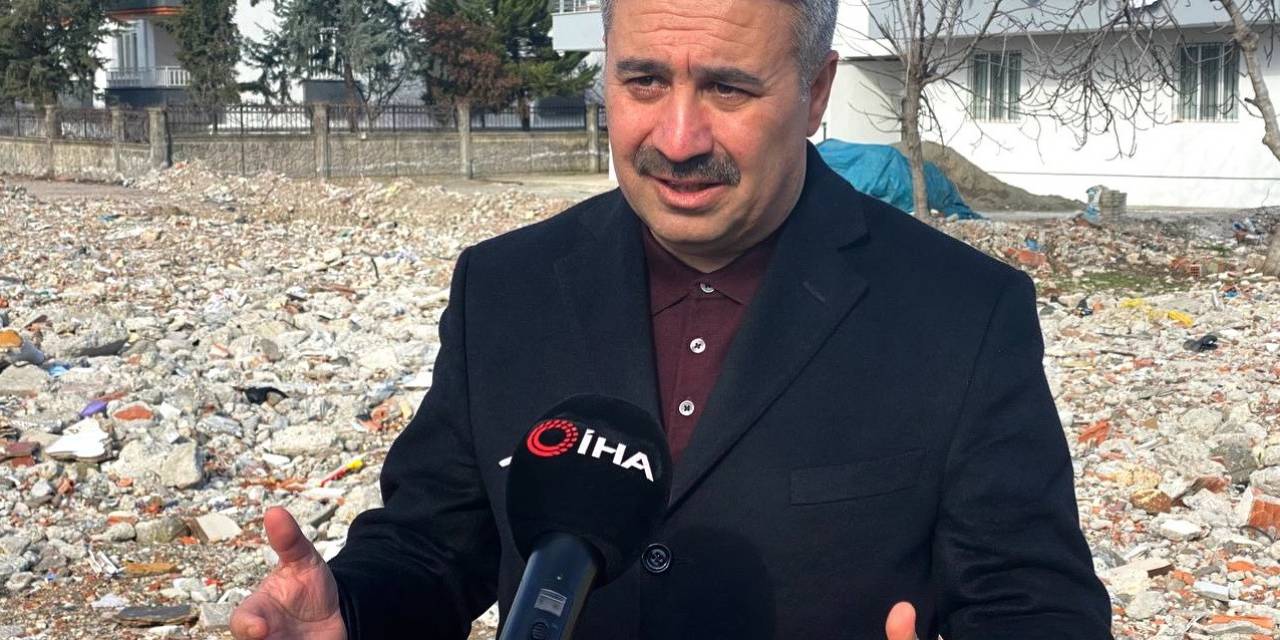 Depremde Annesini Ve Yengesini Kaybeden Milletvekili O Geceyi Anlattı