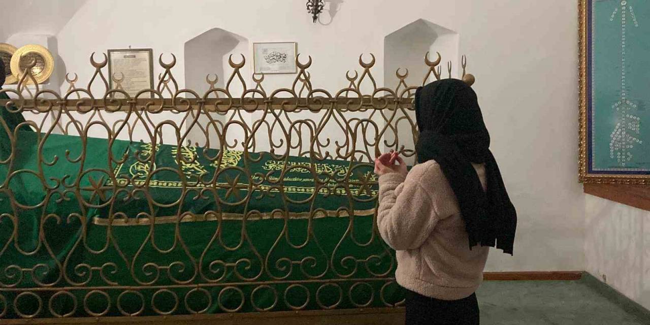 Hacı Mustafa Efendi Türbesi İki Asırdır Ziyaretçilerini Ağırlıyor