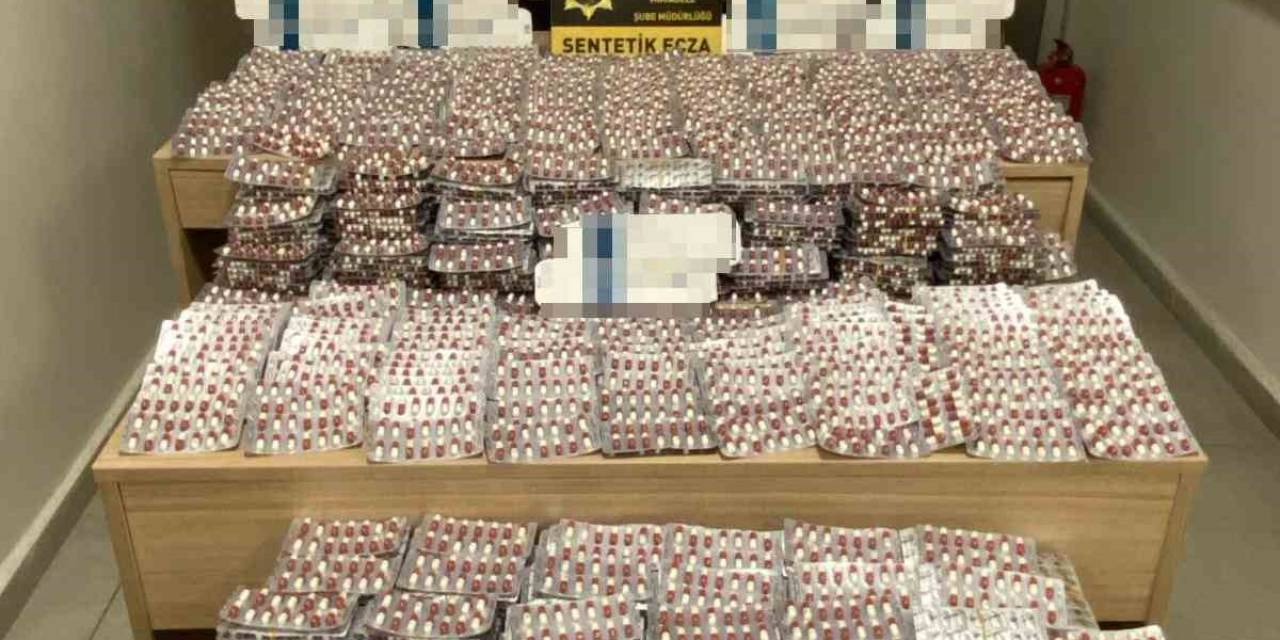 Kütahya’da 18 Yaşındaki Yolcunun Valizinde Binlerce Sentetik Ecza Ele Geçirildi