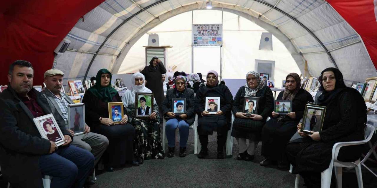 Evlat Nöbetindeki Ailelerden Çocuklarına ‘Teslim Ol’ Çağrısı