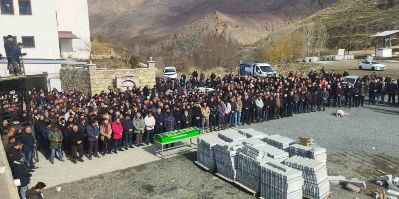 Kuzey Marmara Otoyolu’ndaki Kazada Hayatını Kaybeden Şoför Son Yolculuğuna Uğurlandı