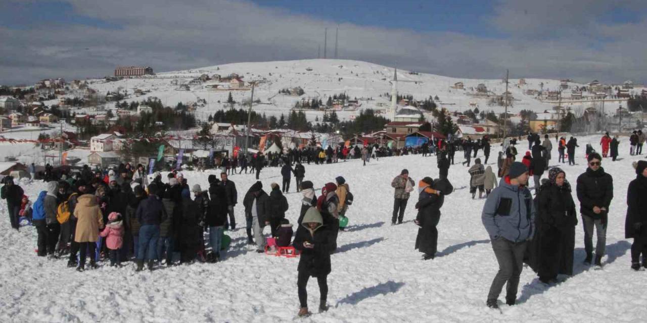 2000 Rakımlı Çambaşı Yaylası’nda Renkli Festival