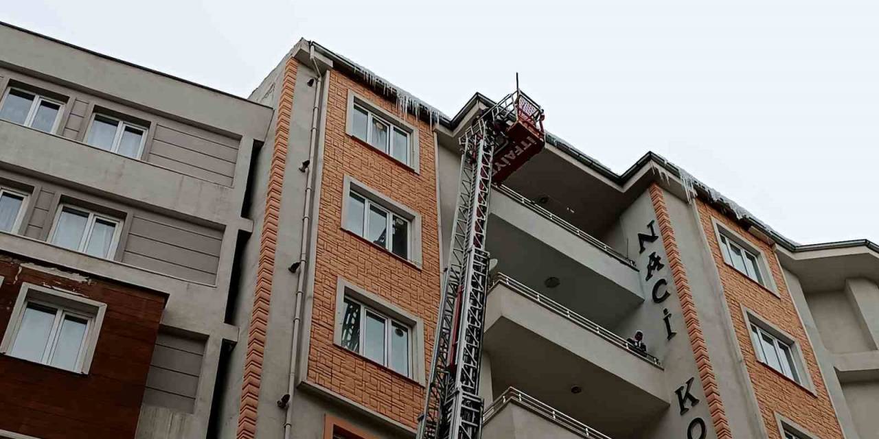 Van’da Buz Kırma Timi İş Başında