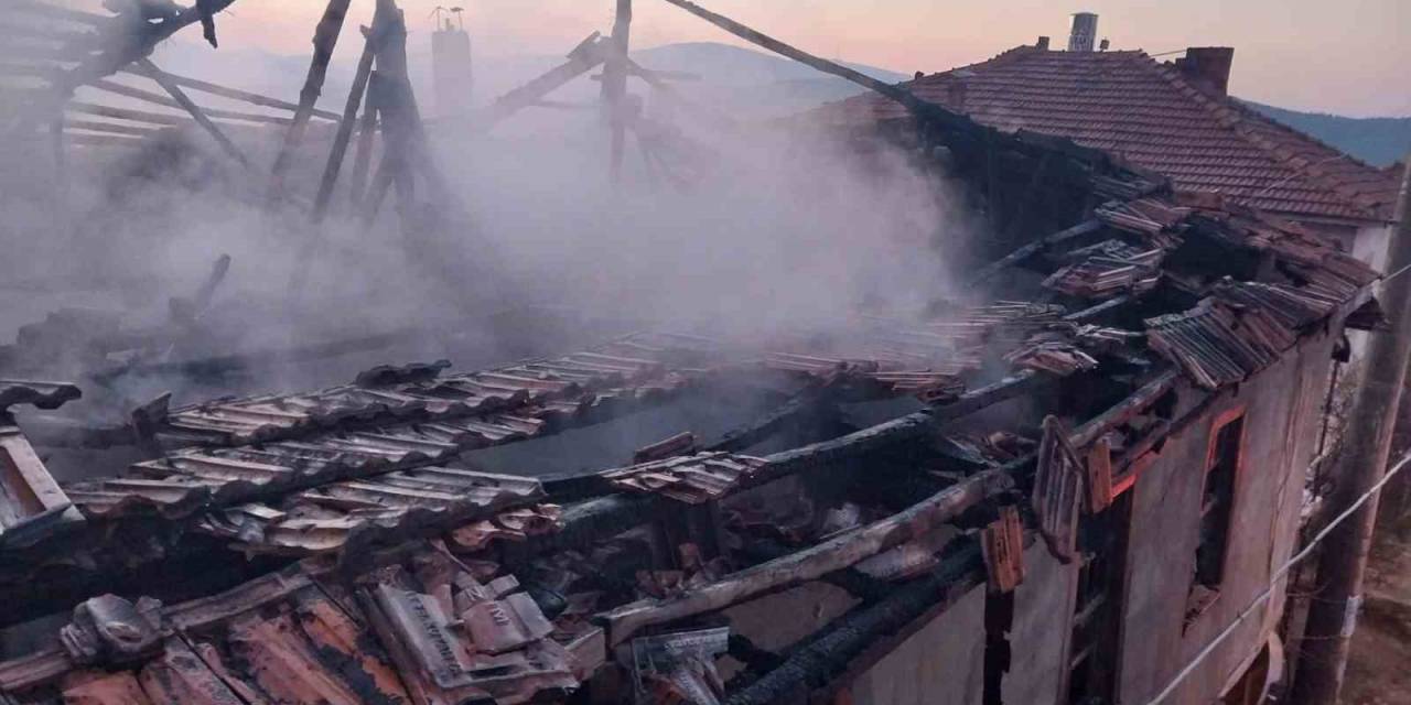 Burdur’da Müstakil Ev Yangında Kule Döndü