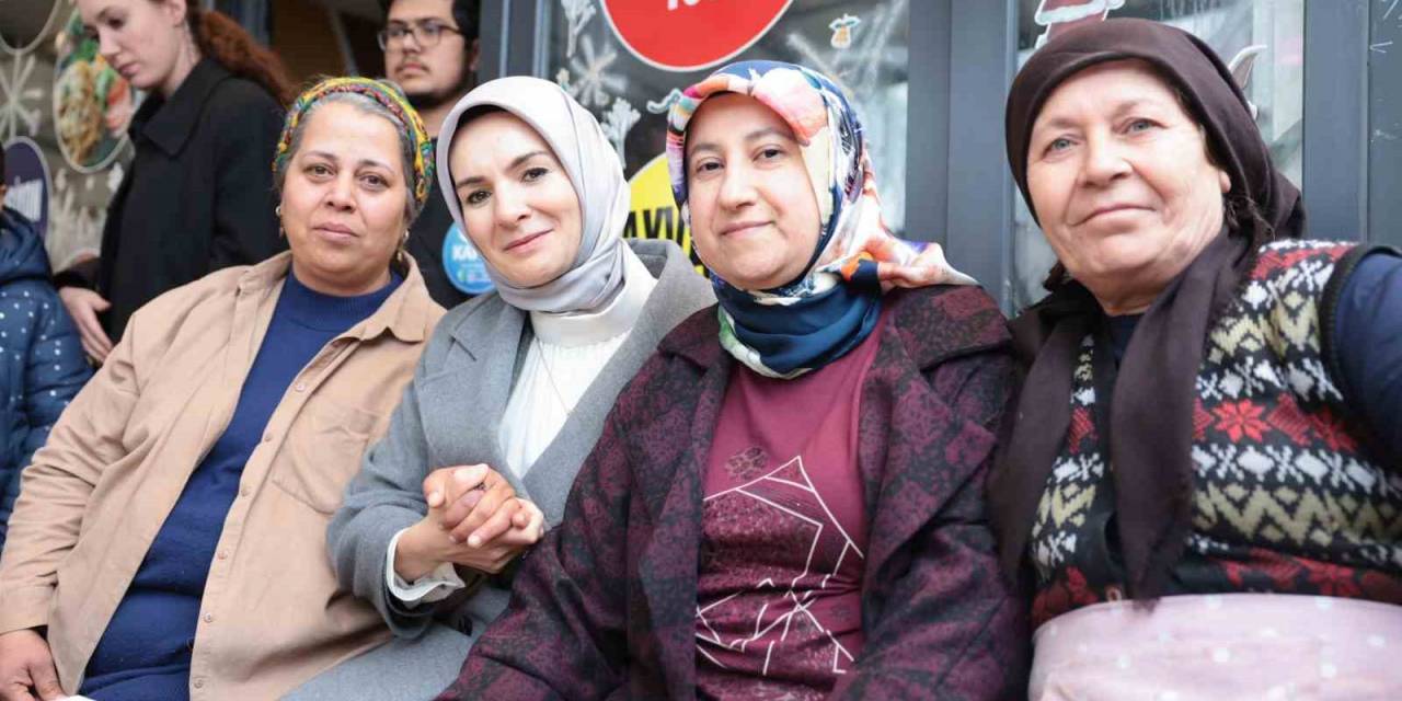 Bakan Göktaş Deprem Bölgesinde Esnafı Ziyaret Etti