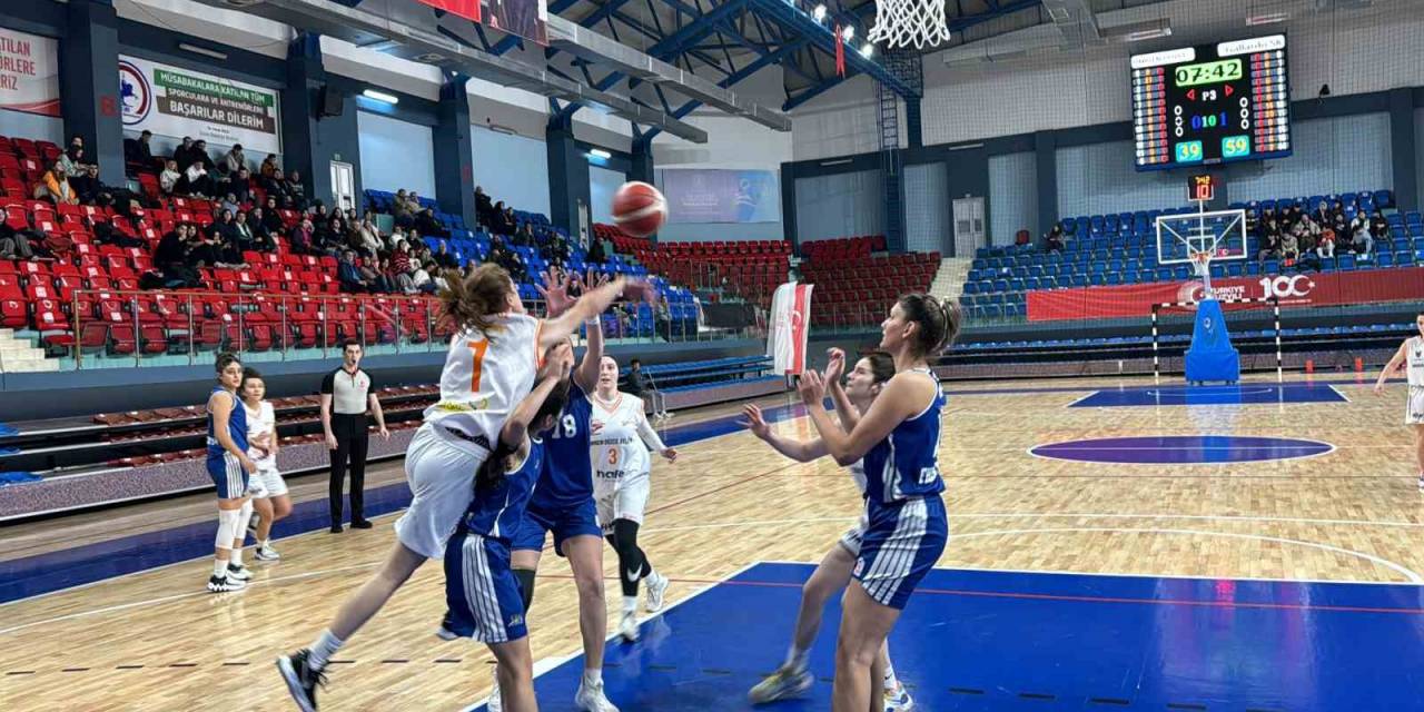 Kadınlar Bölgesel Basketbol Ligi: Düzce Atletik: 64 - Gallardo: 84