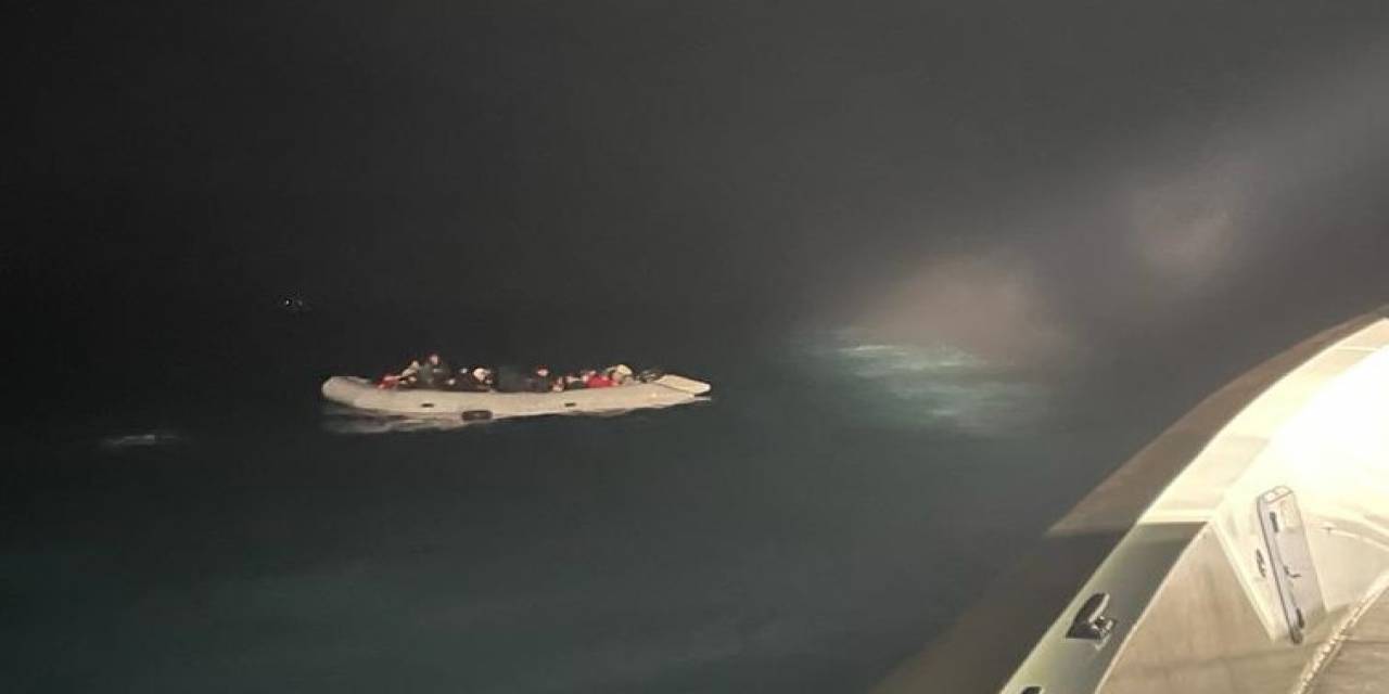 Yunan Unsurlarınca Ölüme Terk Edilen 48 Kaçak Göçmen Kurtarıldı