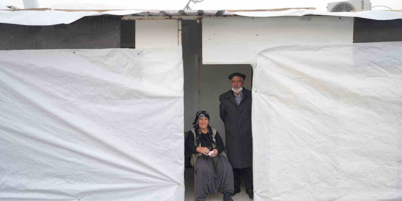 Deprem Onu Muhtarlık Yaptığı Köyünden Kopardı