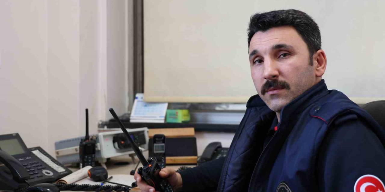 Enkazdaki Oğlunun Yanına Gitmeyip Bin 50 Depremzedenin Kurtarılmasını Sağladı