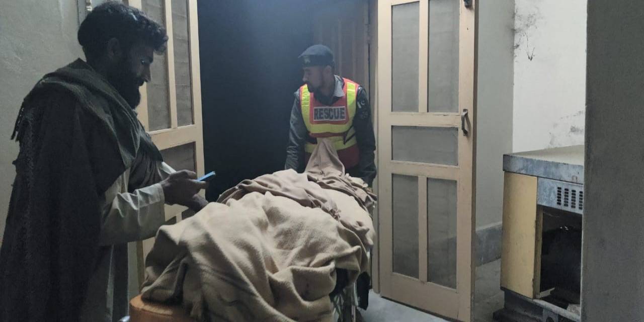 Pakistan’da Karakola Saldırı: 10 Ölü, 6 Yaralı