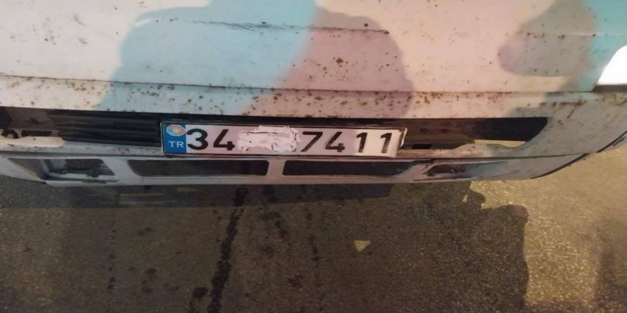 Plakasını Traş Köpüğü İle Kapattı, Ancak Trafik Ekipleri Geçit Vermedi
