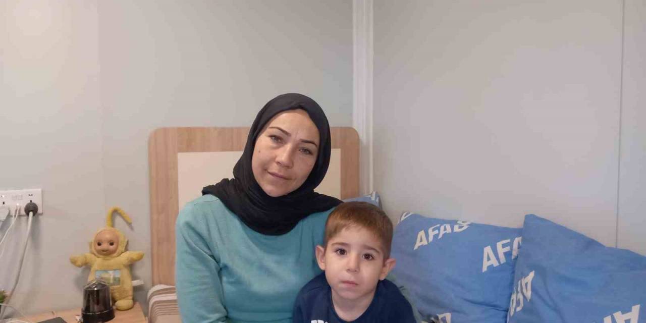 Enkazdan Kurtarılan 2 Yaşındaki Göktuğ Ve Annesi O Günü Unutamıyor