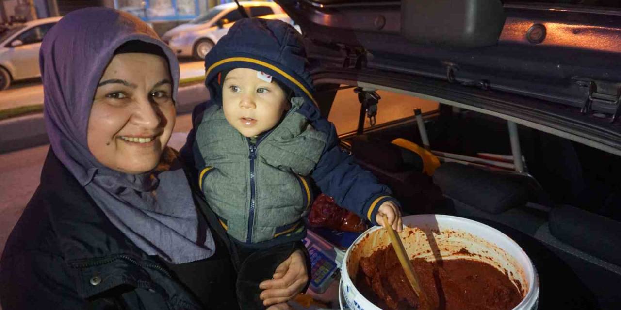 Edirne’ye Yerleşen Depremzede Yöresel Ürünlerle Geçimini Sağlıyor