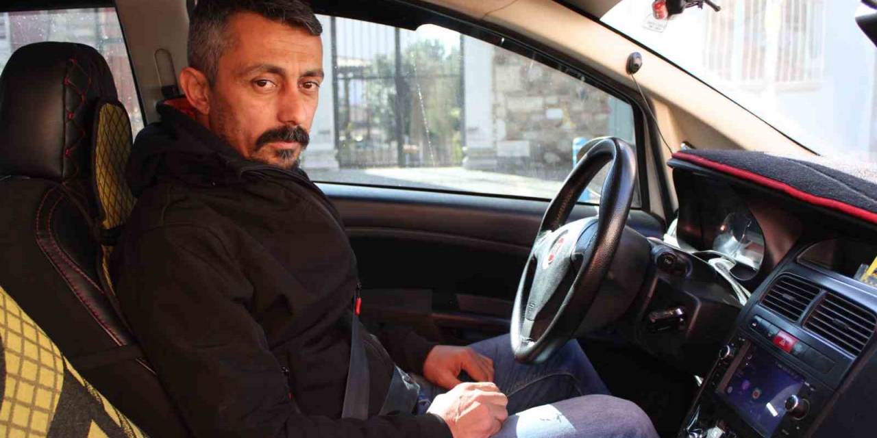 Taksici Kendisine Hakaret Eden Kadın Müşterisinden Şikayetçi Oldu