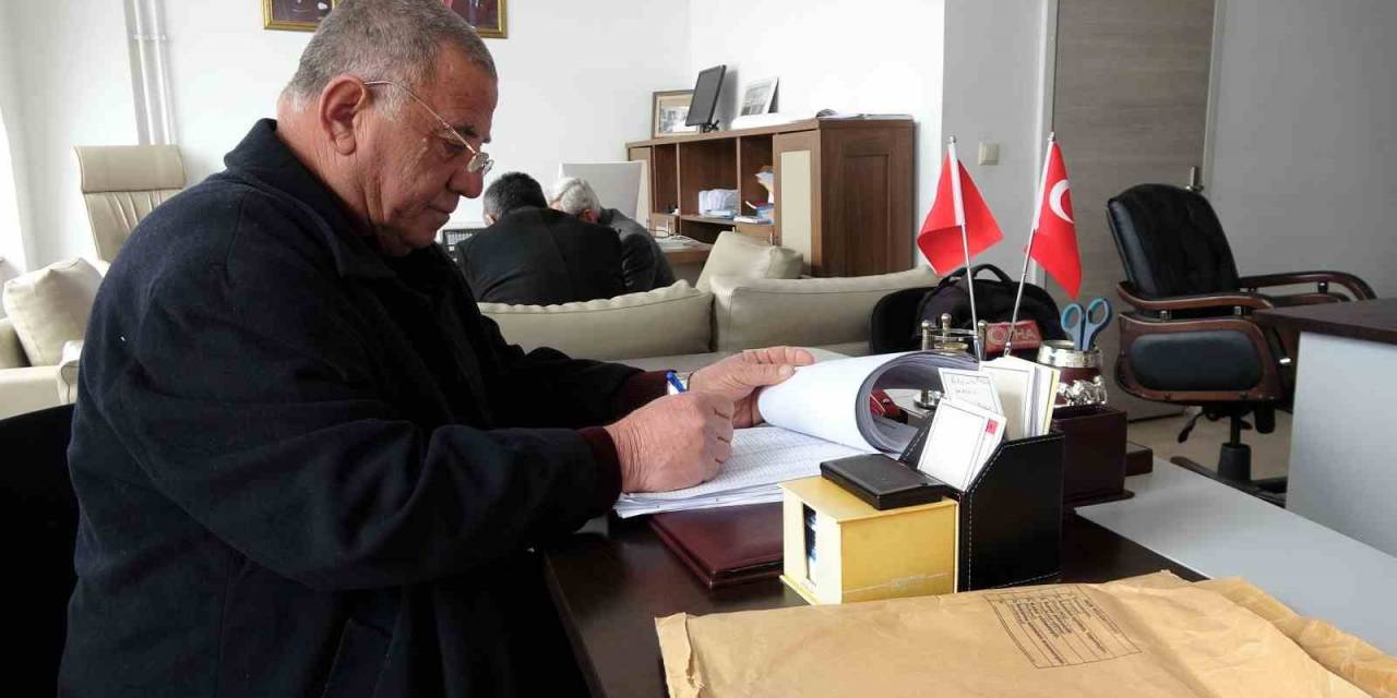 Aralıksız 30 Yıldır Özveriyle Muhtarlık Görevini Yürütüyor