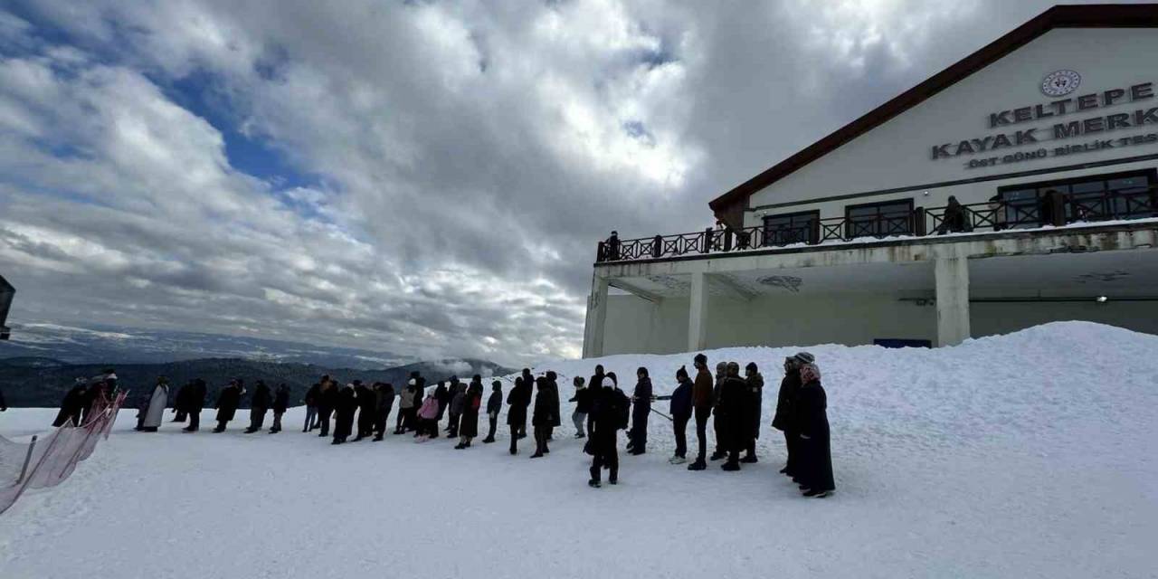 Keltepe Kayak Merkezi Hafta Sonu 5 Bin Kişi Ağırladı