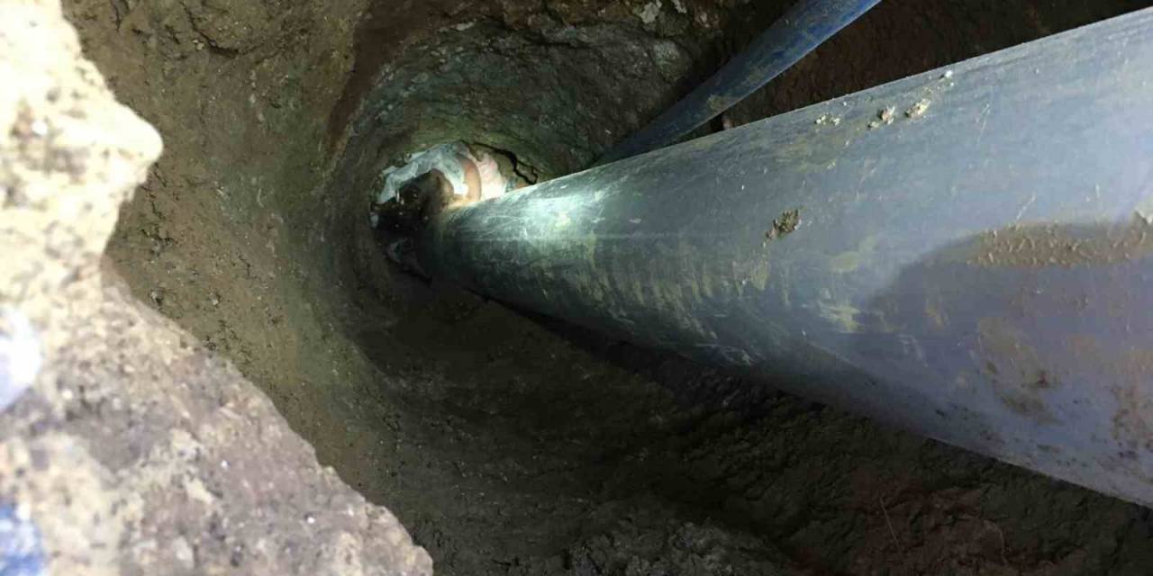 5 Metrelik Sondaj Kuyusuna Düşen Minik Kız İçin Nefes Kesen Kurtarma