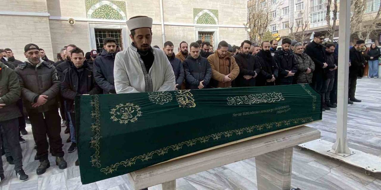 Güngören’de Öldürülen Müzisyen Son Yolculuğuna Uğurlandı