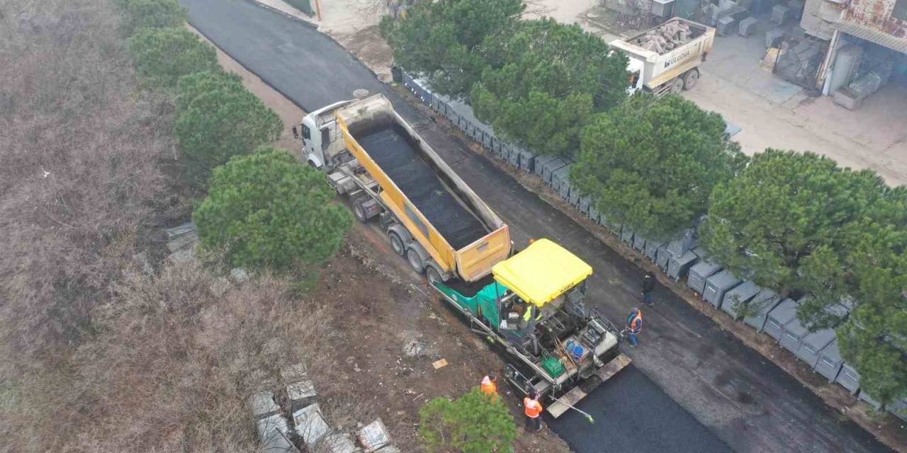 Balıkesir Büyükşehir Belediyesi, Küçük Sanayi Sitesi’nin Yollarını Yeniliyor