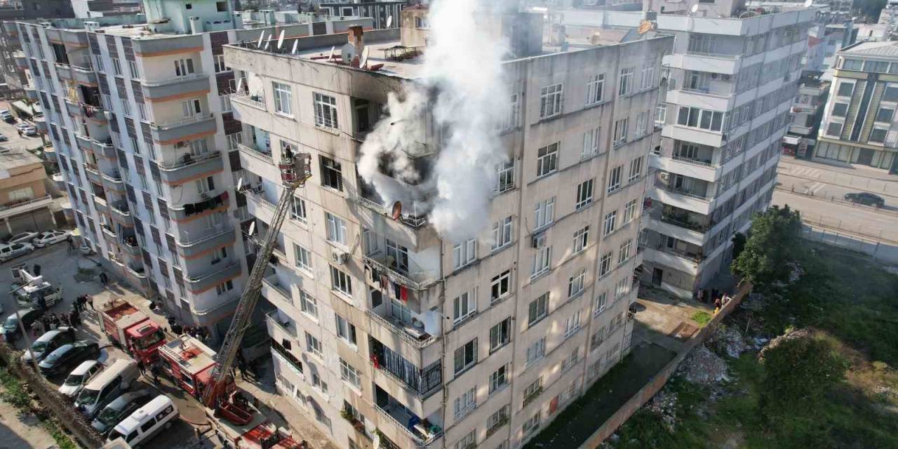 Osmaniye’de 8 Katlı Binanın 7. Katında Yangın Paniği