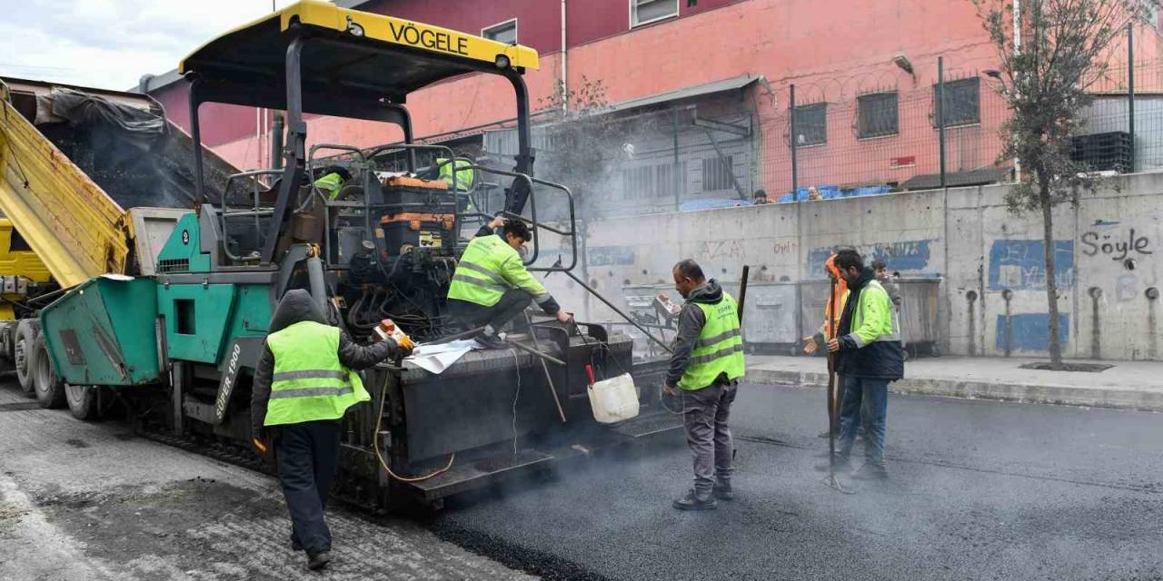 Esenyurt’ta Cadde Ve Sokaklarda Asfaltlama Çalışmaları Sürüyor
