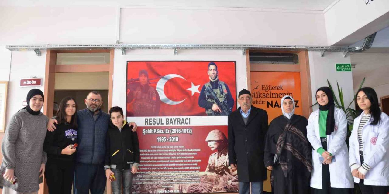 Şehit Ailesi Oğullarının İsminin Verildiği Okulu Ziyaret Etti