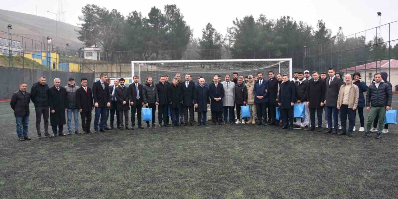 Siirt Valiliğinden Amatör Spor Kulüplerine Malzeme Desteği