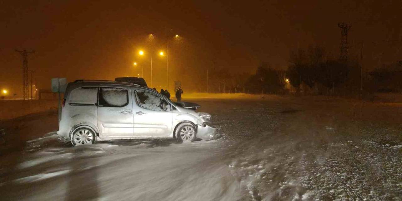 Van’da Trafik Kazası: 5 Yaralı