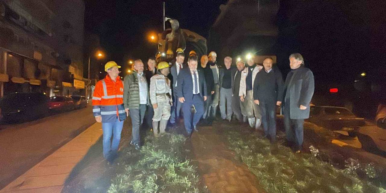 Madenciler, Asrın Felaketinin Yıl Dönümünde Hayatını Kaybedenleri Andı