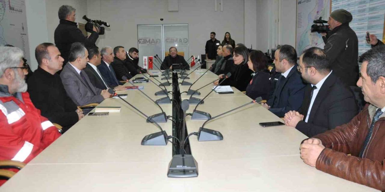 Kars’ta 1’inci Yıl Dönümünde Deprem Şehitleri Anıldı