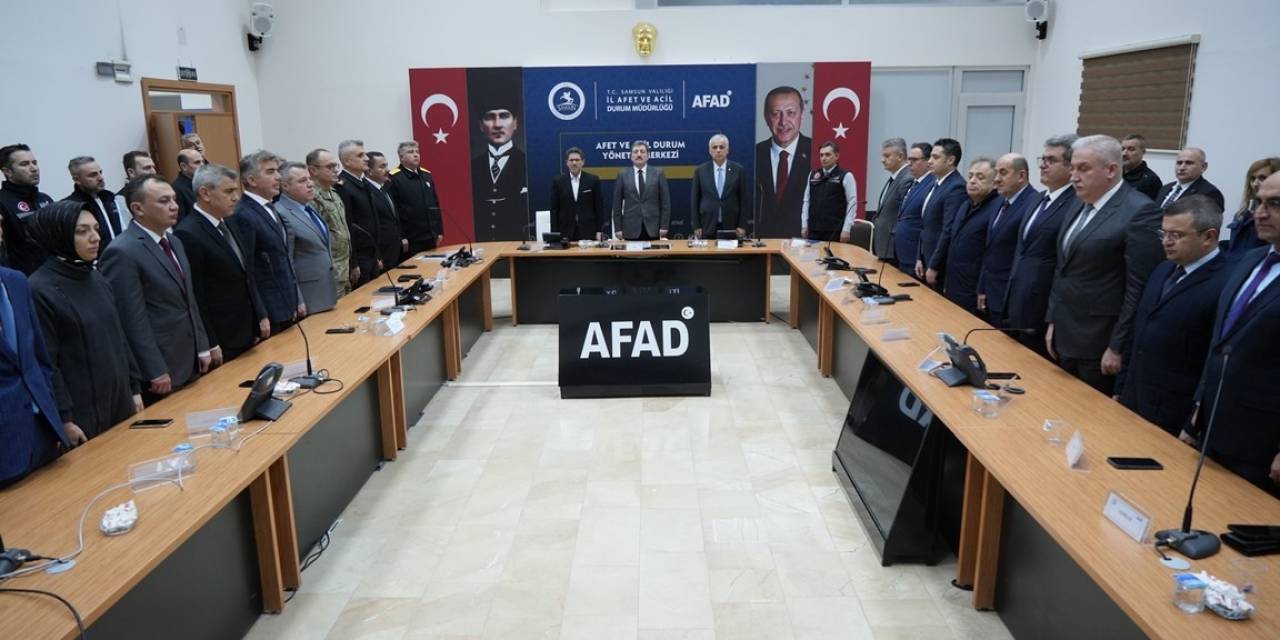 Samsun’da Saat 04.17’de Depremde Hayatını Kaybedenler Anıldı